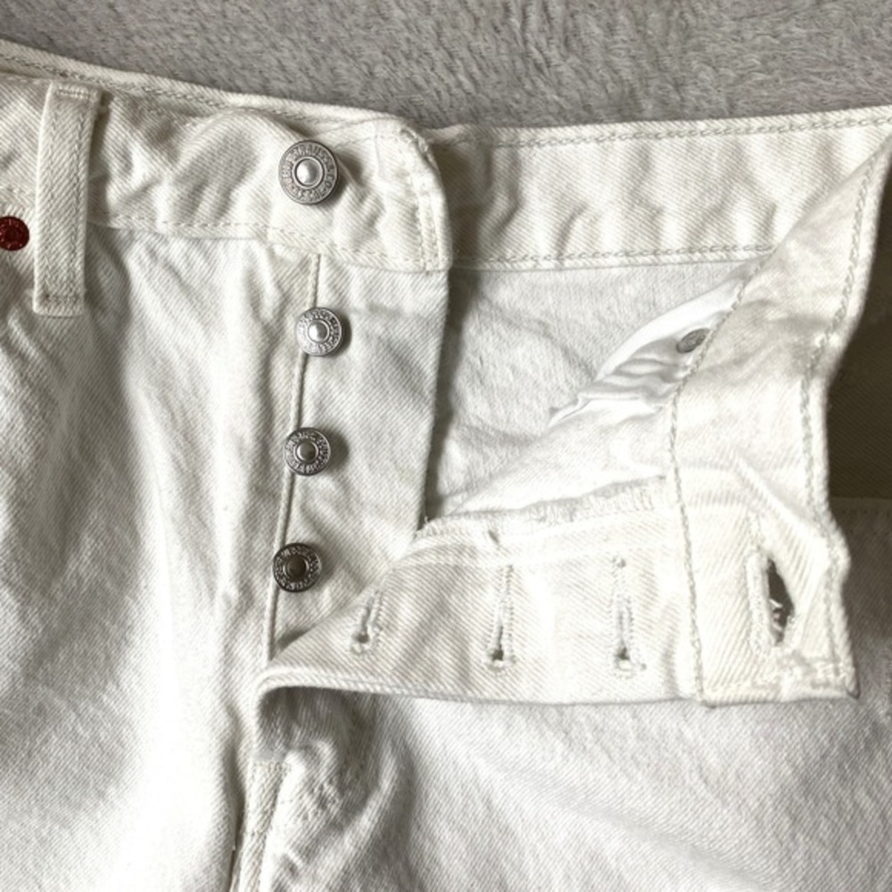 Levi's 501 XX Big E Cut Off Chewed Hem White Denim Shorts Women 29 Button Fly - Picture 3 of 8